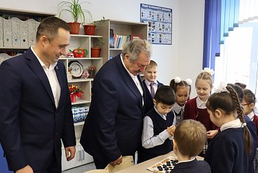В Акбулаке открыли школу
